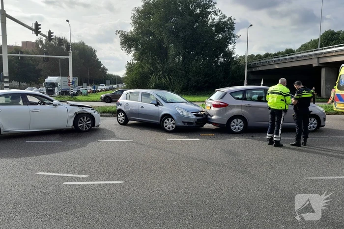 Drie voertuigen betrokken bij kettingbotsing