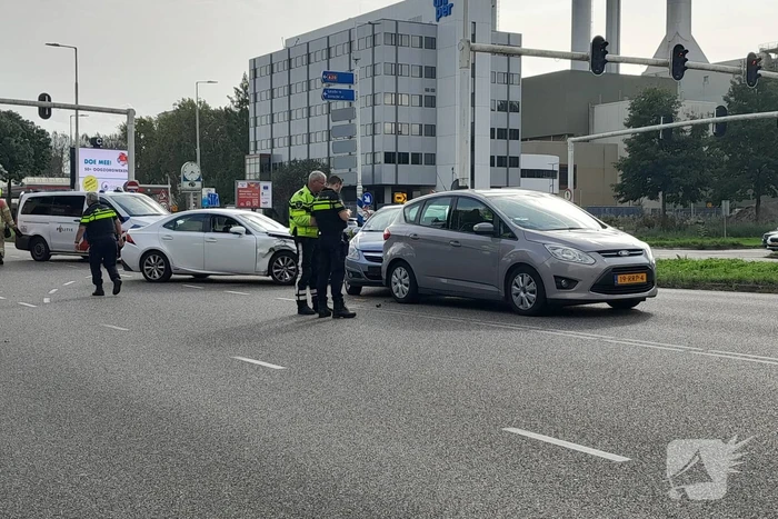 Drie voertuigen betrokken bij kettingbotsing