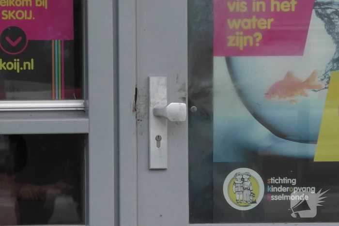 Vuurwerk ontploft tegen deur kinderopvang