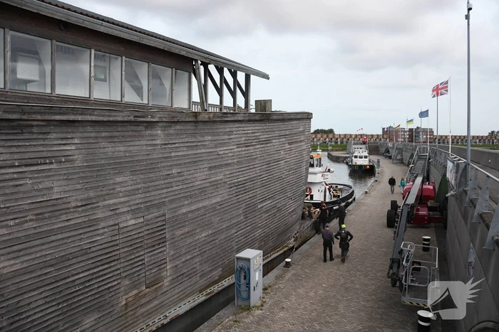 Arkmuseum aangekomen in haven