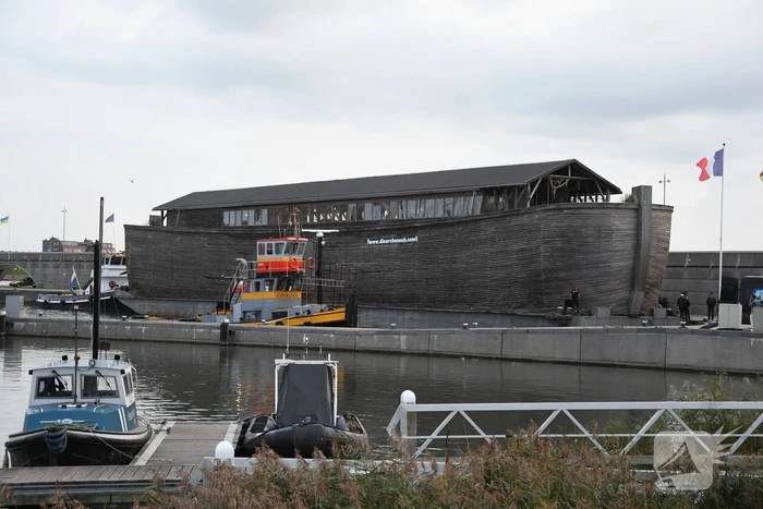 Arkmuseum aangekomen in haven