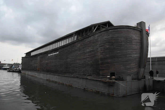 Arkmuseum aangekomen in haven