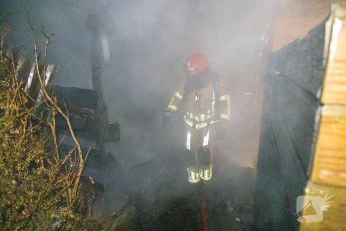 Uitslaande brand in schuur