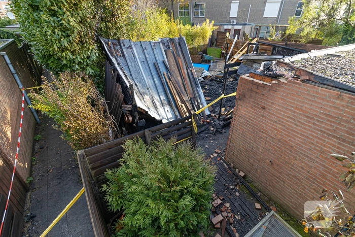 Uitslaande brand in schuur