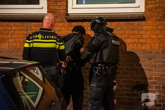 Vier aanhoudingen en zwaargewonde na steekpartij