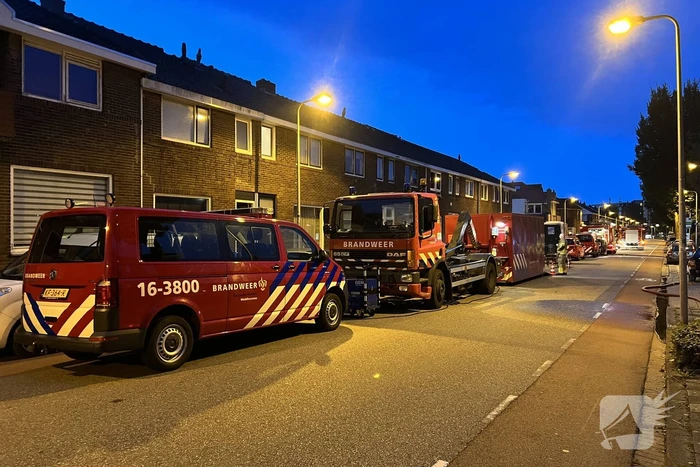 Dode en drie gewonden bij uitslaande brand