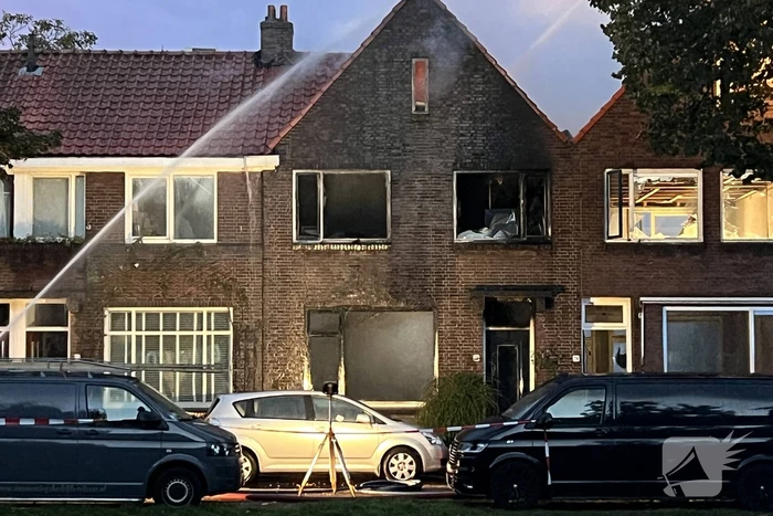 Dode en drie gewonden bij uitslaande brand