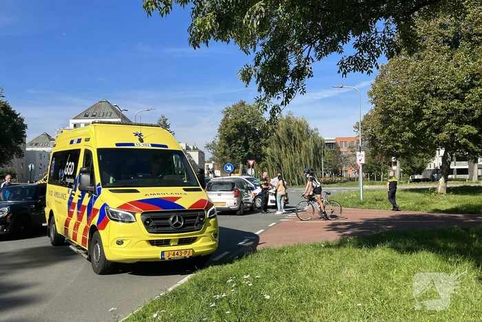 Fietser ernstig gewond bij botsing met automobilist