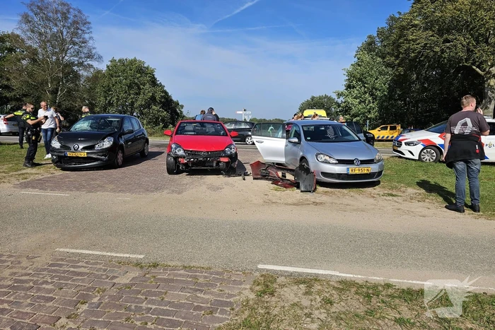 Meerdere personen gecontroleerd na kettingbotsing