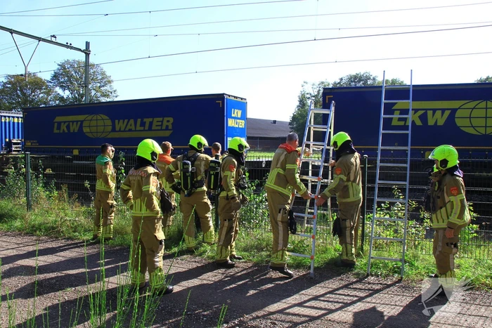 Brandweer controleert vastgelopen remmen van goederentrein