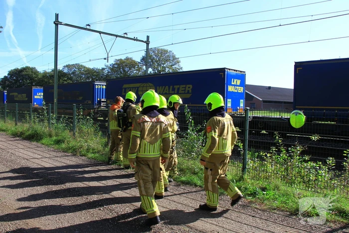 Brandweer controleert vastgelopen remmen van goederentrein