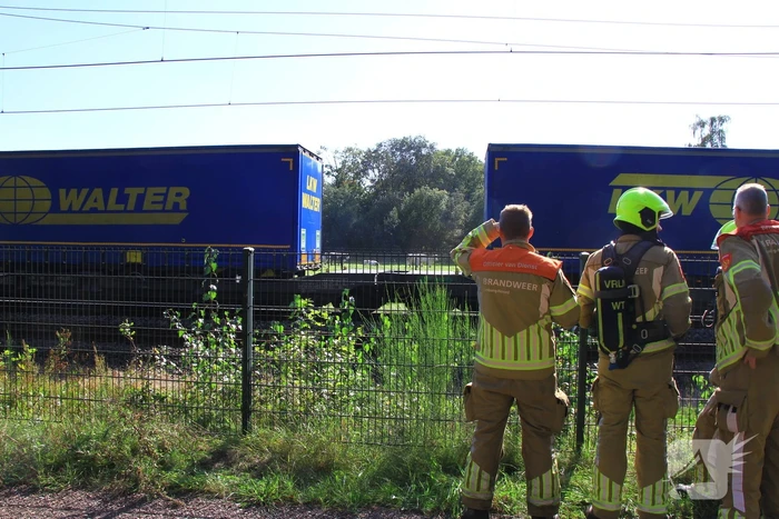 Brandweer controleert vastgelopen remmen van goederentrein