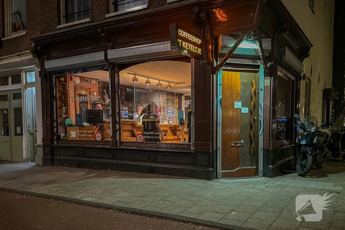 Politie onderzoekt overval op coffeeshop