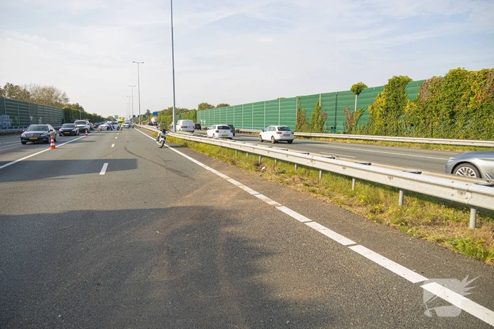 Veel schade bij botsing tussen auto en bestelbus