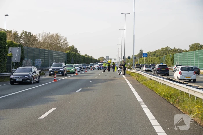 Veel schade bij botsing tussen auto en bestelbus