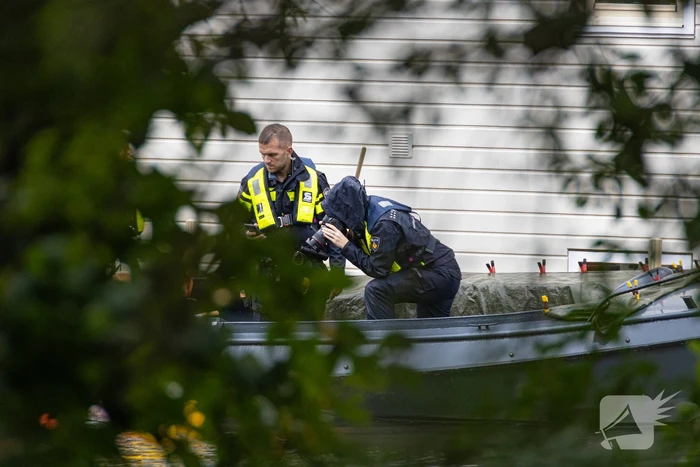 Politieonderzoek na vondst dode in water