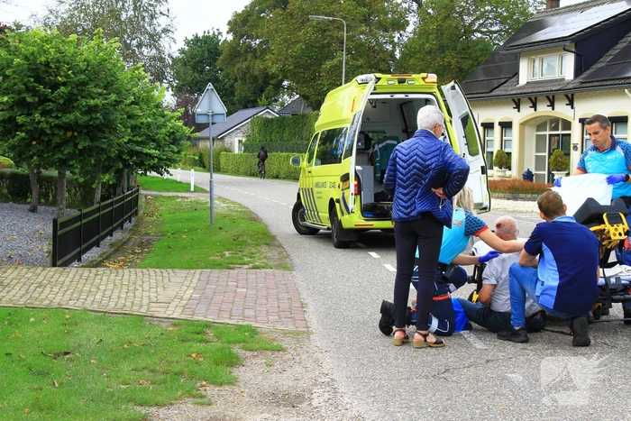 Twee fietsers in botsing