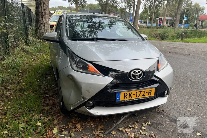 Minderjarige scooterrijder gewond bij aanrijding bij oversteekplaats