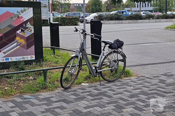 Scholier aangereden door afslaande auto