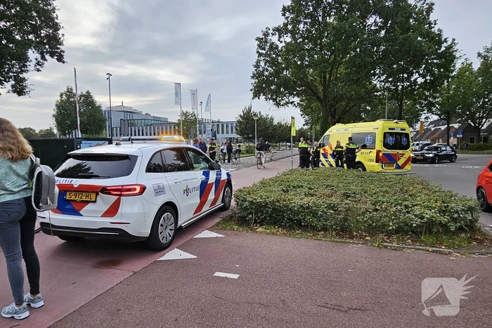 Scholier aangereden door afslaande auto
