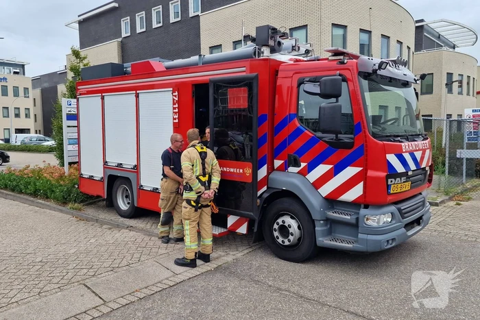 Kantoorgebouw ontruimd wegens brandlucht