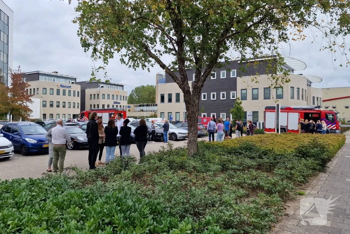 Kantoorgebouw ontruimd wegens brandlucht