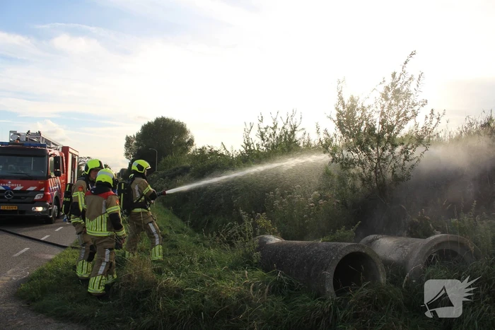 Bermbrand snel onder controle