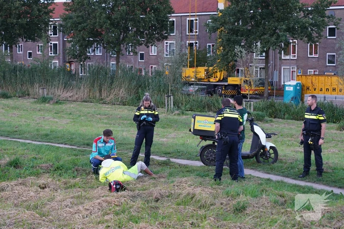 Scooterrijder gecontroleerd na val