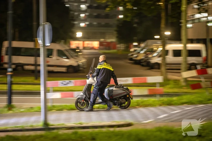 Groot onderzoek naar aantreffen explosieven bij auto en scooter