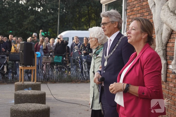 Lucas Bolsius opent feestweek vanwege 100-jarig bestaan Sint Josephschool