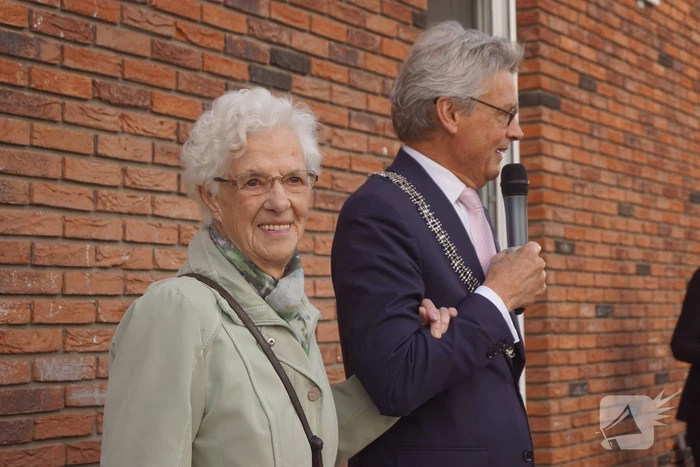 Lucas Bolsius opent feestweek vanwege 100-jarig bestaan Sint Josephschool