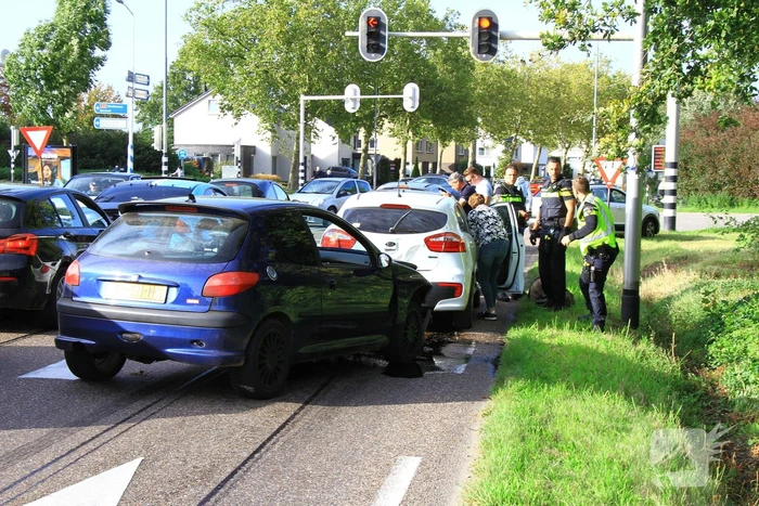 Gewonde en grote schade bij kettingbotsing