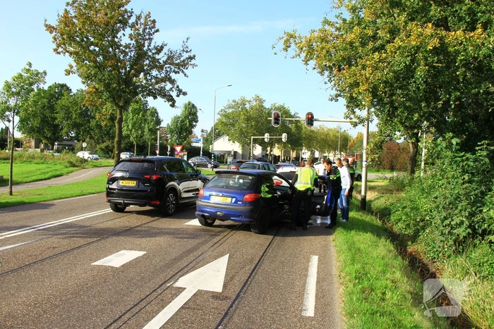 Gewonde en grote schade bij kettingbotsing