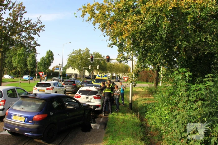 Gewonde en grote schade bij kettingbotsing