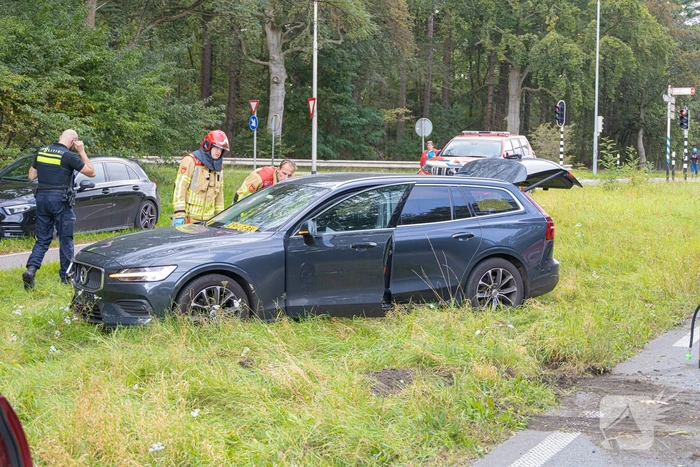 Twee kinderen gecontroleerd na aanrijding