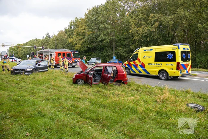 Twee kinderen gecontroleerd na aanrijding