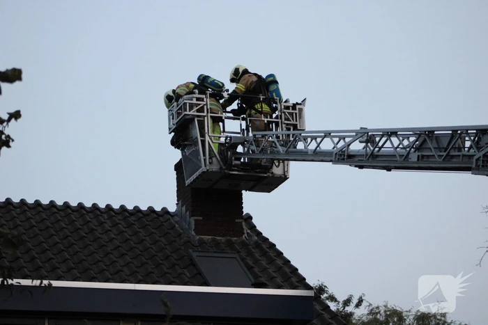 Schoorsteenbrand snel onder controle