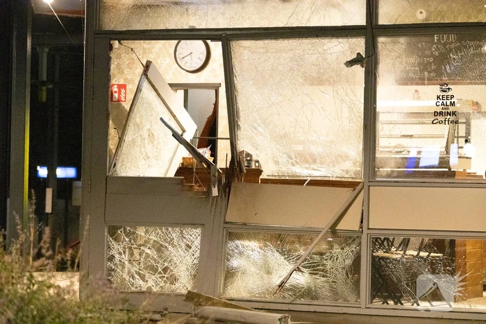 Veel schade na explosie bij Coffee Times NS-station