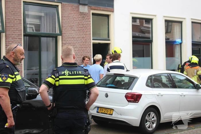 Dakbrand door wegbranden wespennest