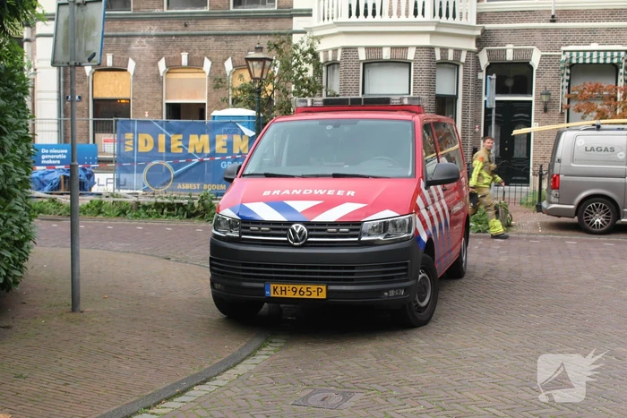 Dakbrand door wegbranden wespennest