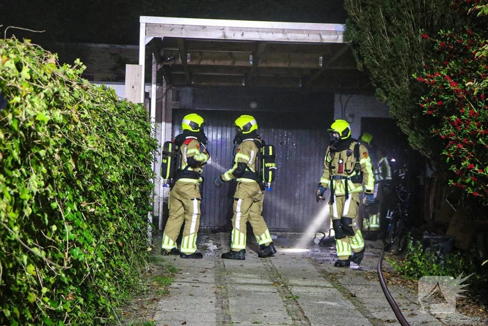Flinke brand in garage van woning