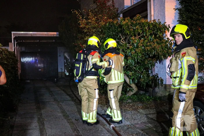 Flinke brand in garage van woning
