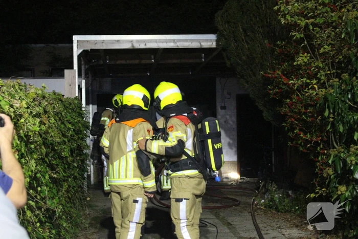 Flinke brand in garage van woning