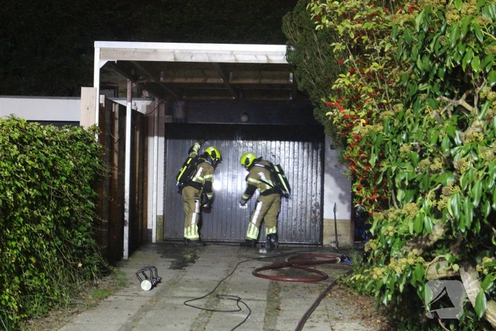 Flinke brand in garage van woning