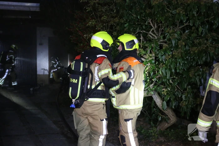 Flinke brand in garage van woning