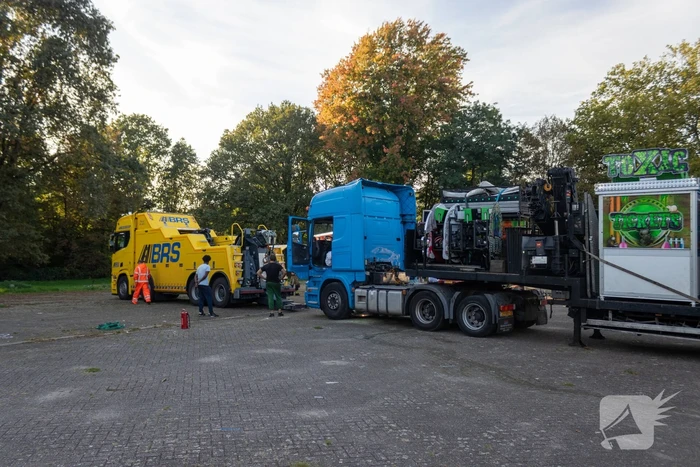 Startmotor van vrachtwagen vliegt in brand