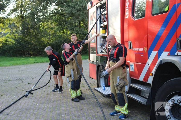 Startmotor van vrachtwagen vliegt in brand