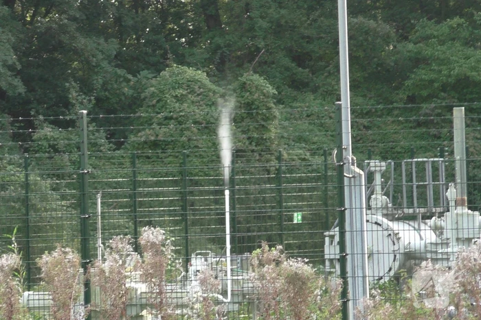 Bovengrondse gasleiding afgesloten na lekkage