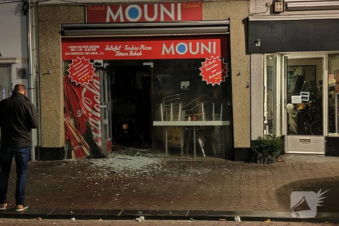 Explosie verbrijzeld voordeur