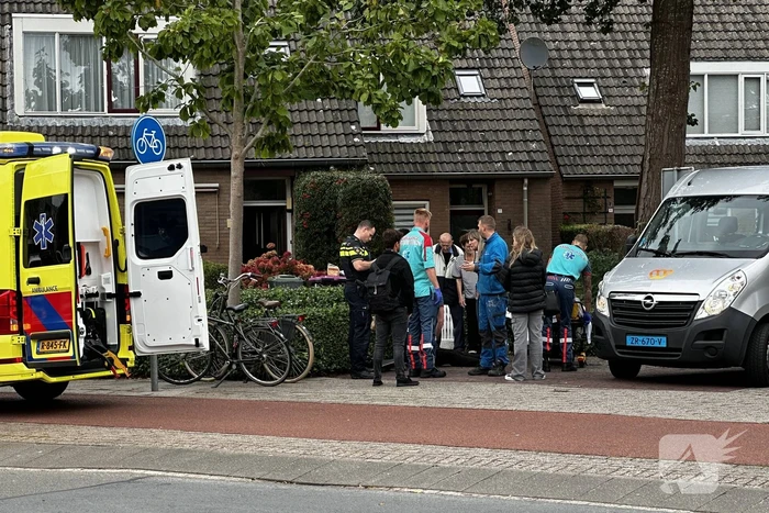 Longboarder gewond bij botsing met bestelbus